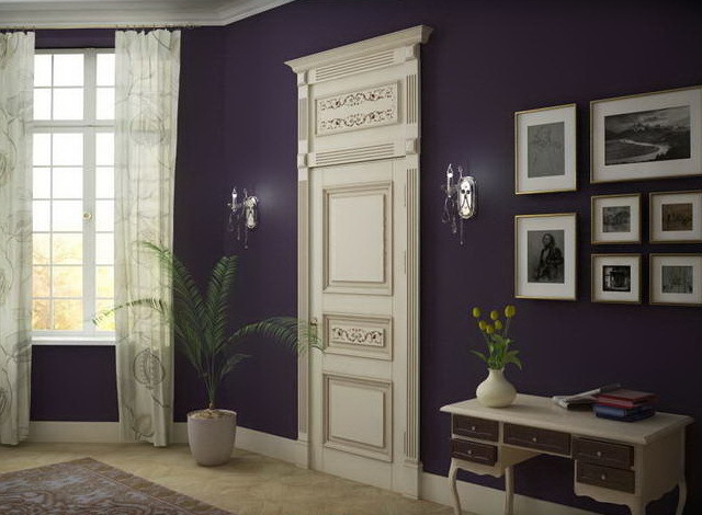 Дверь межкомнатная белая из коллекции Версаль с двойным порталом в интерьере.
